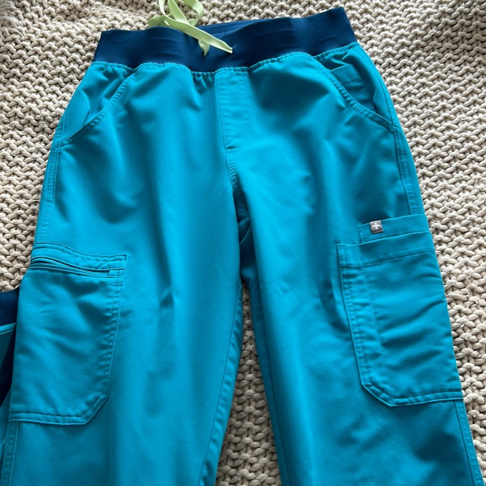 Figs Set Size Small - image 8